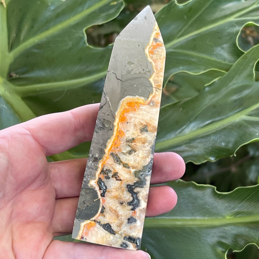 Indonesian bumble bee 🐝 towers